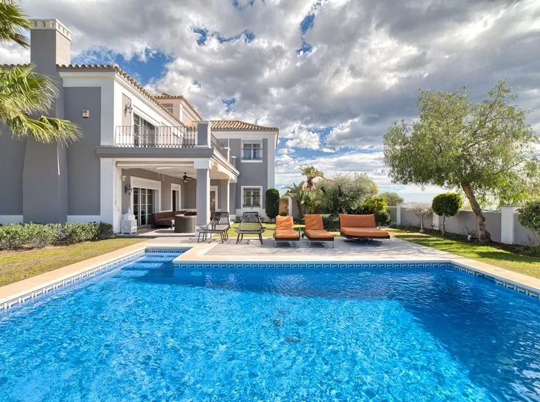 4 bedroom Villa 270 m² Benahavis, Spain