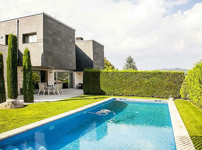 villa de 5 dormitorios 540 m² Vallromanes, Španjolska