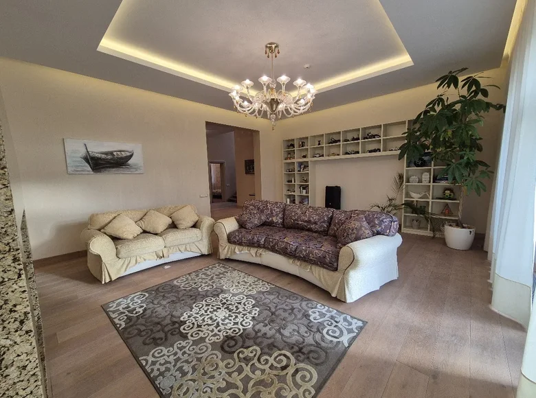 5 bedroom villa 340 m² Dzilnuciems, Latvia