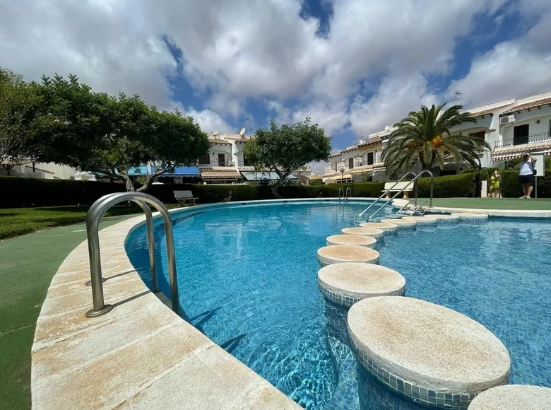 Villa mit 2 Schlafzimmern 52 m² Torrevieja, Spanien