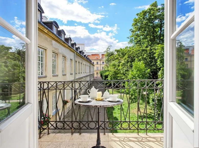 2 room apartment 60 m² in Warsaw, Poland