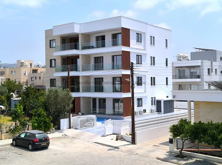 Mieszkanie 3 pokoi 104 m² Pafos, Cypr