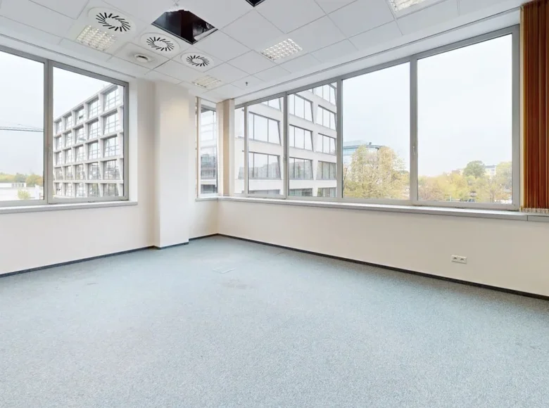 Commercial property 1 room 374 m² in Warsaw, Poland