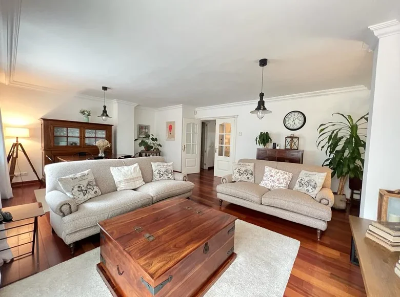 Квартира 4 спальни 200 м² Мадрид, Испания