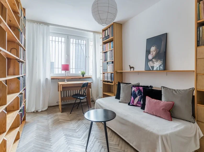 2 room apartment 37 m² Warsaw, Poland