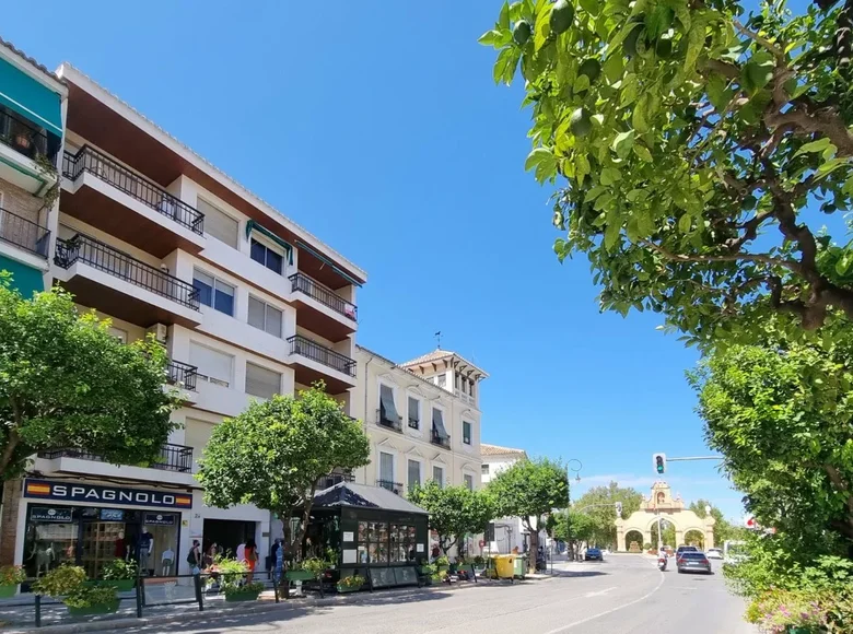 Mieszkanie 5 pokojów 176 m² Antequera, Hiszpania