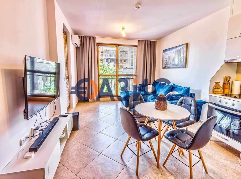 Mieszkanie 3 pokoi 71 m² Nesebyr, Bułgaria