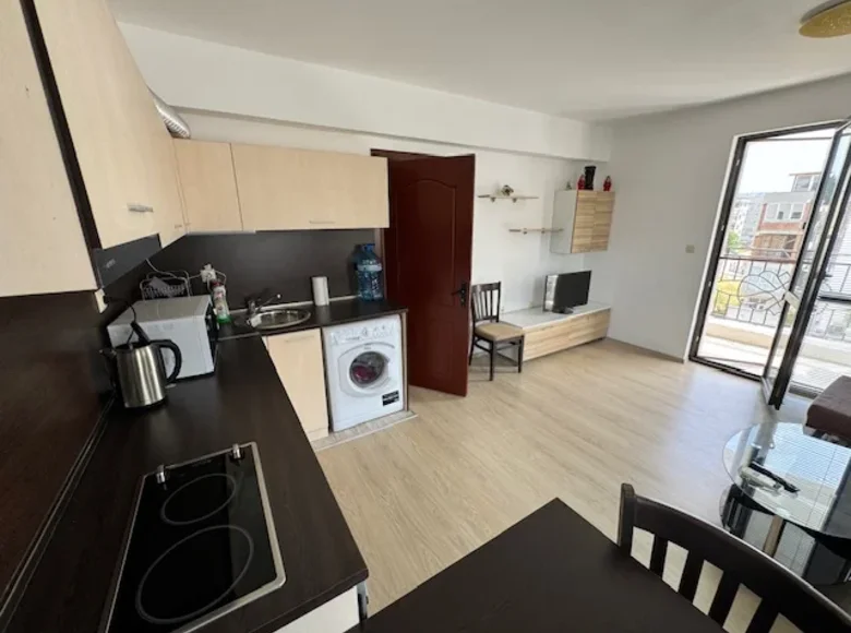 Квартира 1 спальня 67 м² Обзор, Болгария