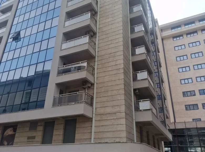 Propiedad comercial 1 habitacion 353 m² en Budva, Montenegro