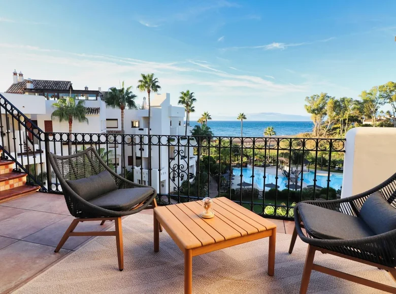 Квартира 4 комнаты  Эстепона, Испания