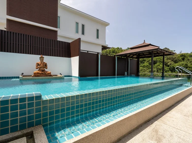Condo 3 bedrooms 420 m² Si Sunthon, Thailand