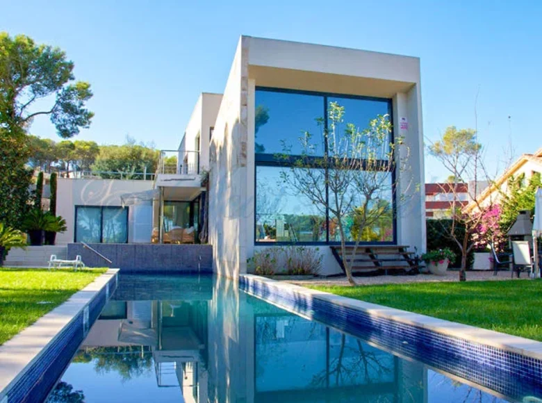 5 bedroom villa 1 000 m² Sant Antoni, Spain