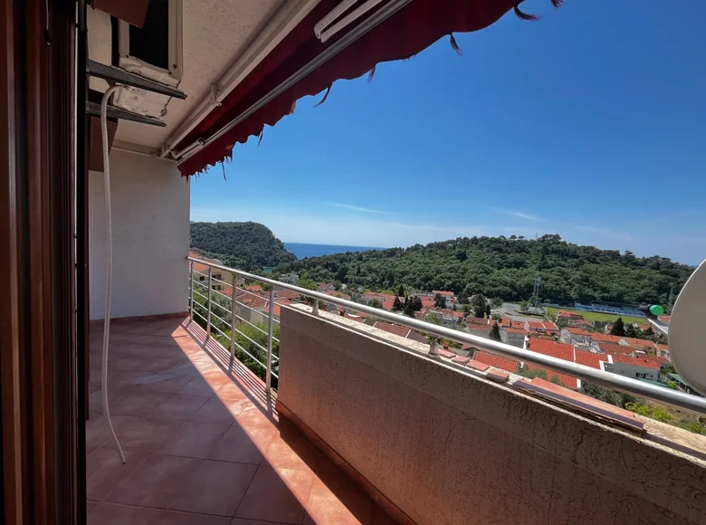 Квартира 3 комнаты 74 м² Петровац, Черногория