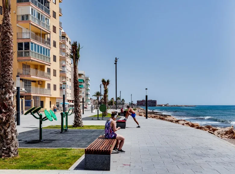 1 bedroom apartment 57 m² Torrevieja, Spain