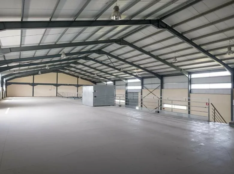 Entrepôt 1 550 m² à Dali, Chypre
