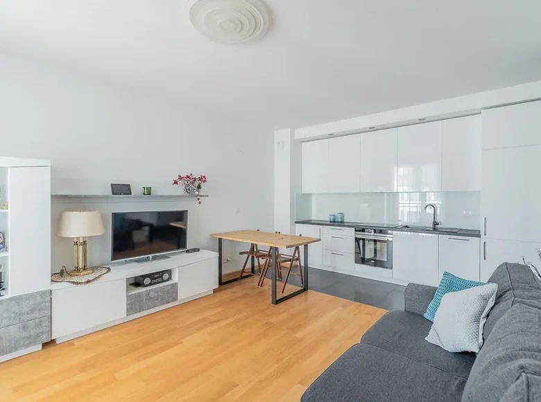2 room apartment 41 m² Warsaw, Poland
