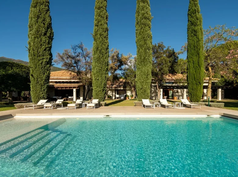 Villa 8 Schlafzimmer 1 139 m² Benahavis, Spanien