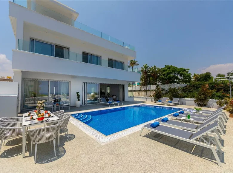 Villa 272 m² Paralimni, Cyprus