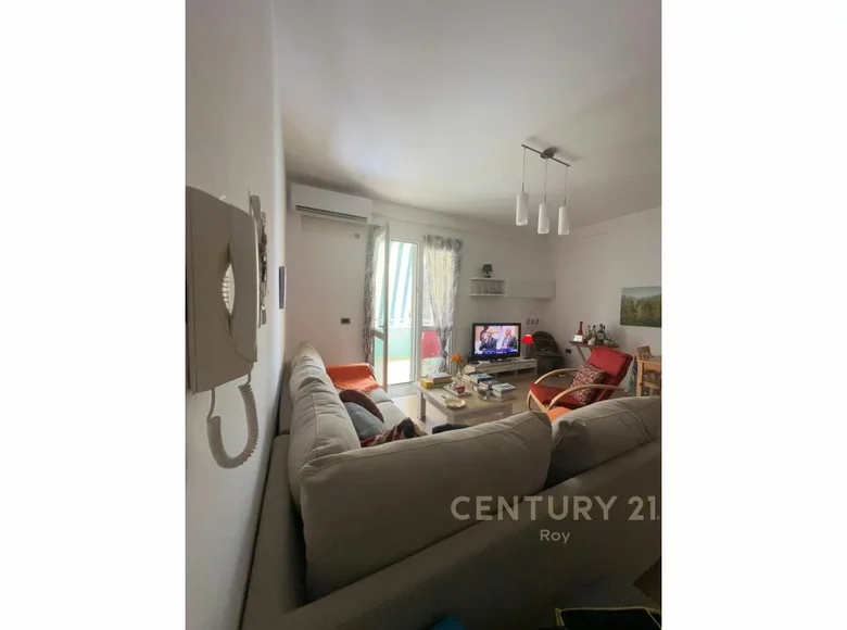 Mieszkanie 2 pokoi  Golem, Albania