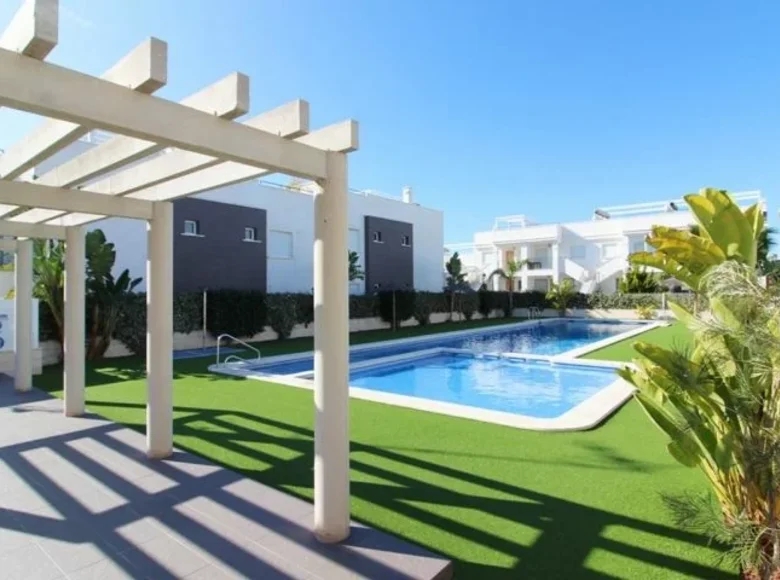 Bungalow z 2 sypialniami 64 m² Torrevieja, Hiszpania