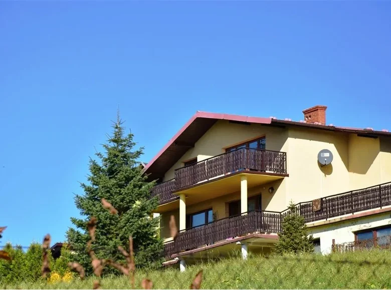 House 306 m² Zywiec, Poland