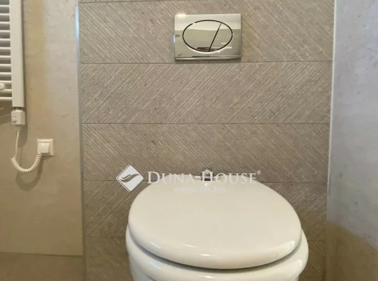 House 2 bathrooms 141 m² in Central Hungary, All countries