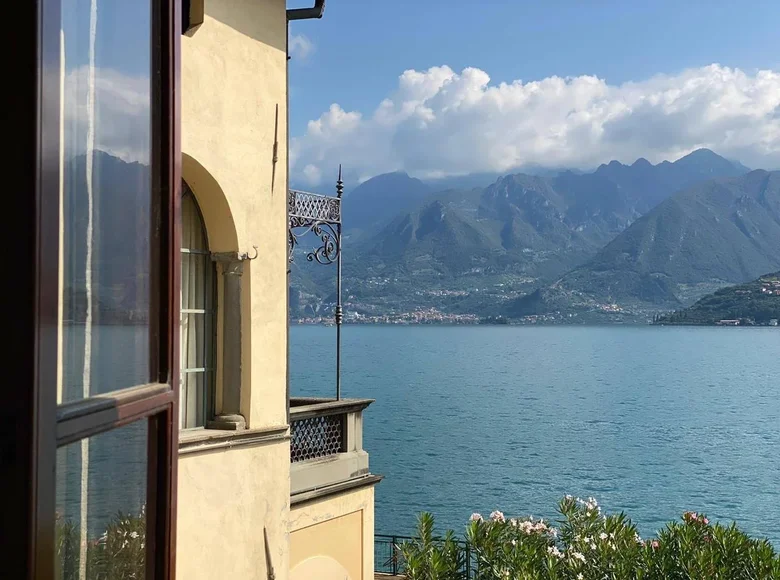 Villa 20 chambres 1 500 m² Tavernola Bergamasca, Italie