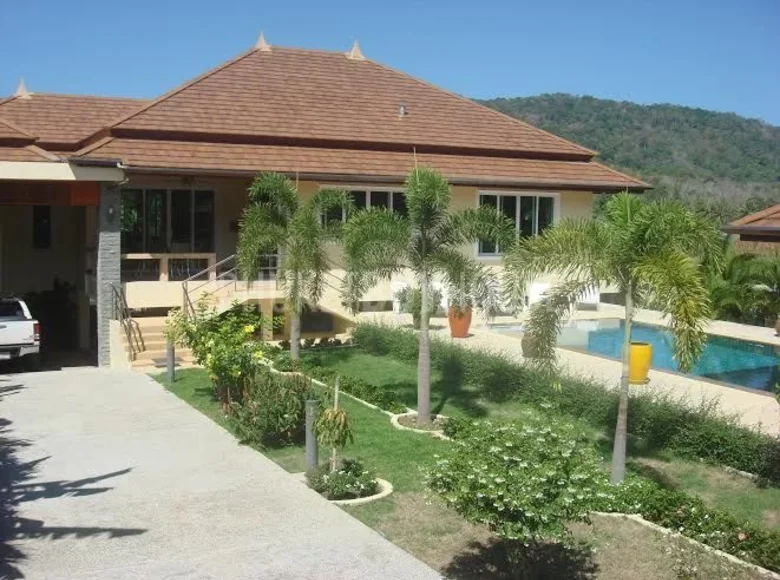 Villa de tres dormitorios 209 m² Rawai, Tailandia