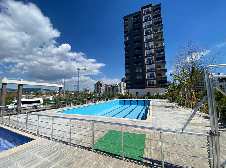 2 bedroom apartment 97 m² Mezitli, Turkey