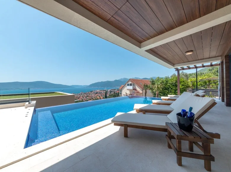 Villa 10 habitaciones 351 m² Tivat, Montenegro
