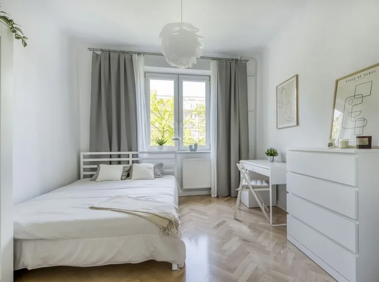 Mieszkanie 2 pokoi 52 m² w Warszawa, Polska