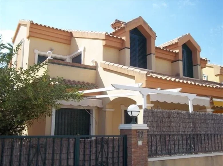 Szeregowiec 4 pokoi 120 m² Izhevsk, Rosja