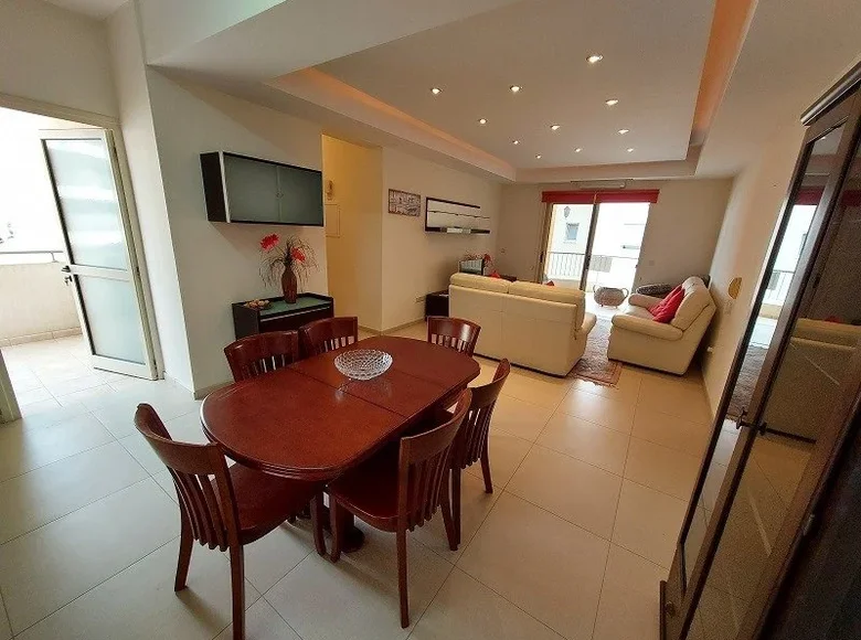 Penthouse z 2 sypialniami 81 m² Jermasoja, Cypr