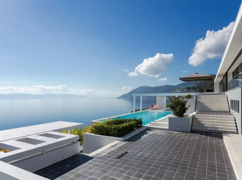 Villa 8 bedrooms 600 m² Istiaia-Aidipsos Municipality, Greece