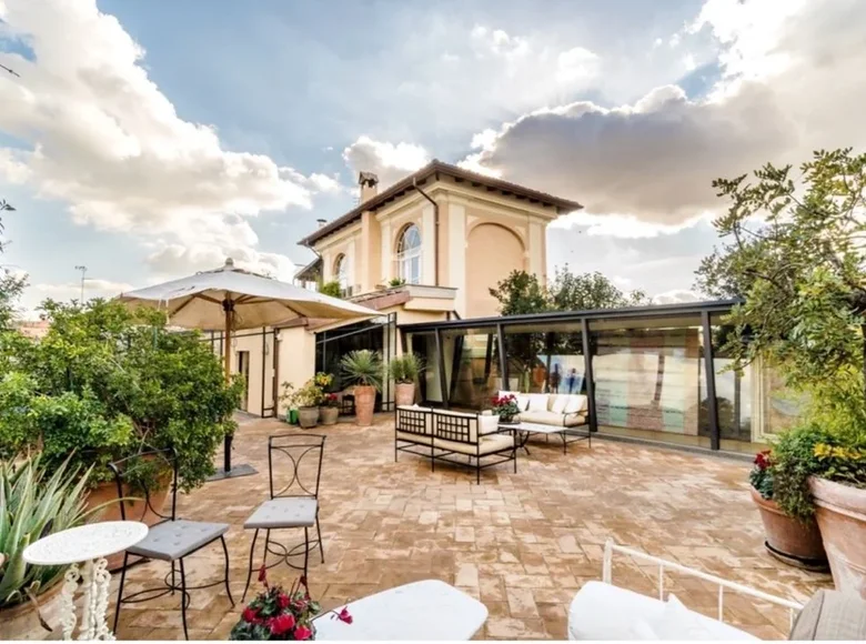 Apartment 360 m² Rome, Italy