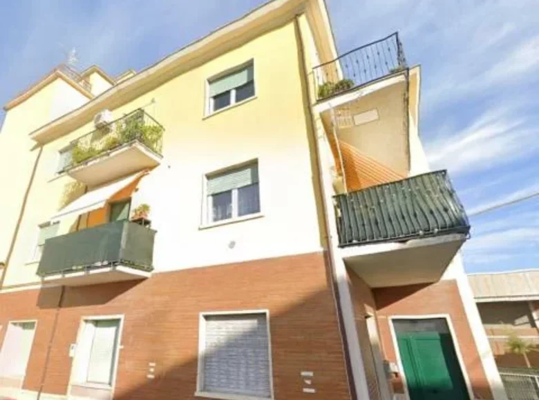 Wohnung 5 zimmer 75 m² Controguerra, Italien