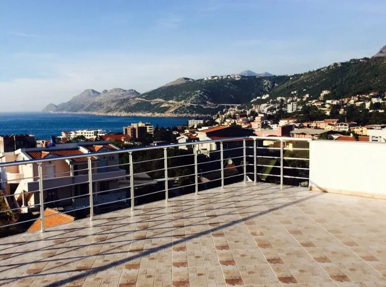 Hotel 400 m² Dobra Woda, Czarnogóra