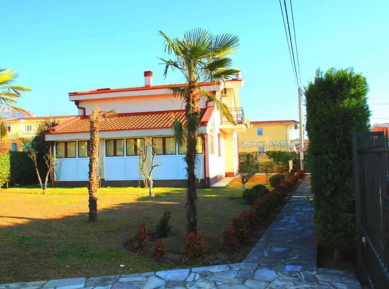 4 bedroom house 222 m² Burtaisi, Montenegro