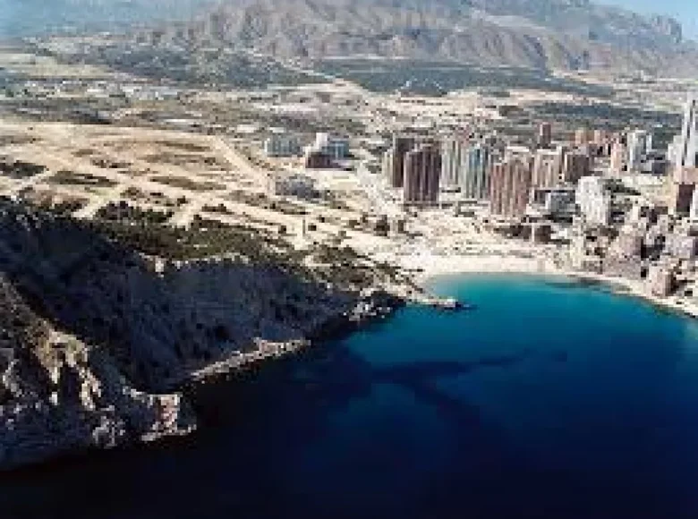 Commercial property 1 981 m² in Benidorm, Spain