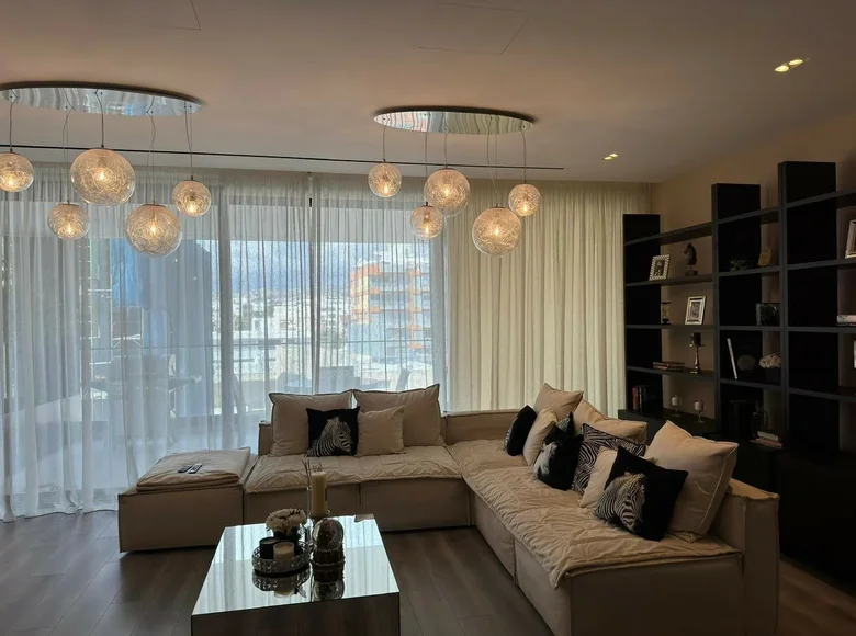 Duplex 5 bedrooms 327 m² Limassol, Cyprus