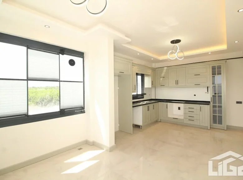 Квартира 4 комнаты 170 м² Эрдемли, Турция