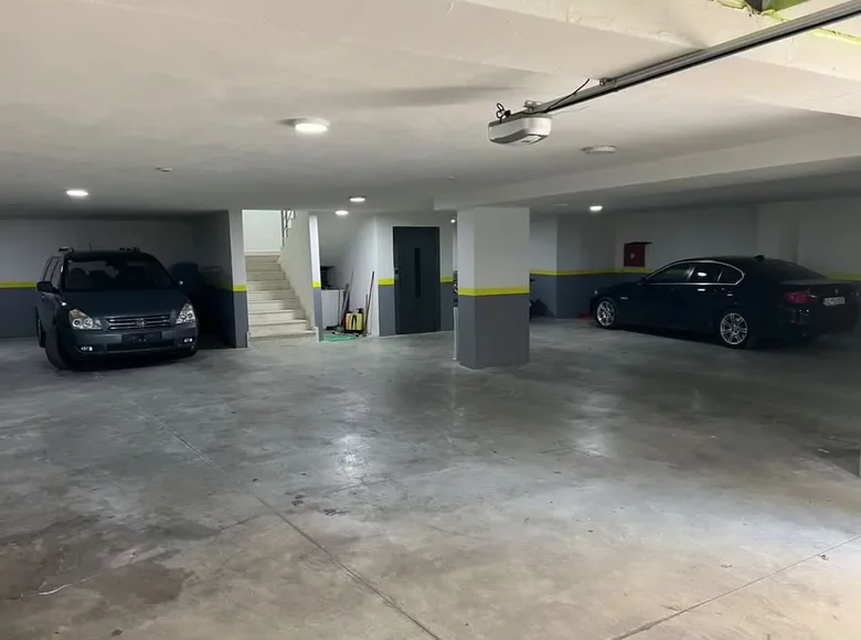 Wohnung 3 Schlafzimmer 320 m² Ulcinj, Montenegro