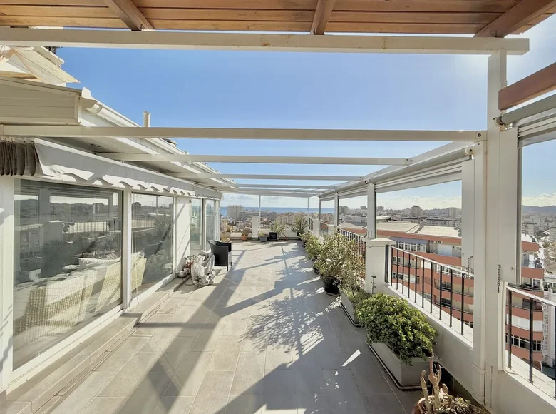 Wohnung 3 Schlafzimmer 198 m² Fuengirola, Spanien