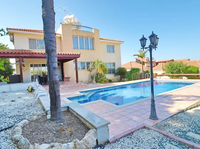 4 bedroom house 380 m² Tala, Cyprus