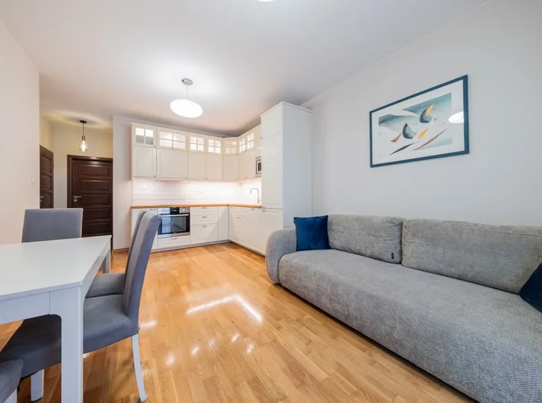 4 room apartment 67 m² in Warsaw, Poland