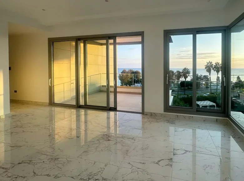 Mieszkanie 2 pokoi 147 m² Koinoteta Agiou Tychona, Cypr