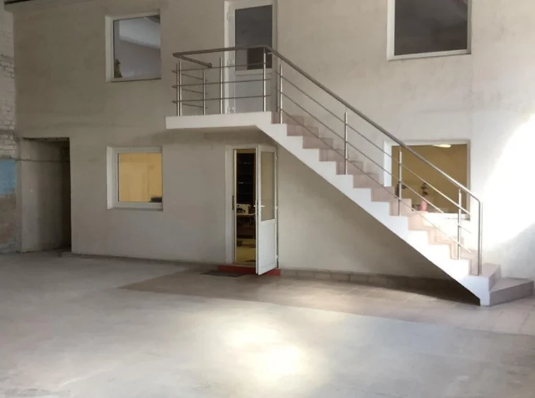 Коммерческое помещение 493 м² Науйойи-Акмяне, Литва