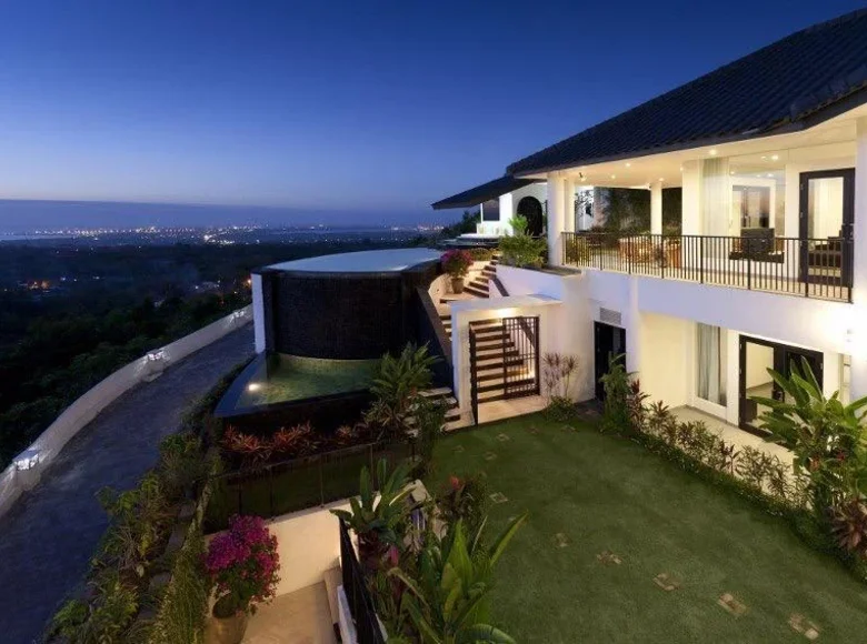 5-Schlafzimmer-Villa 800 m² Kutuh, Indonesien