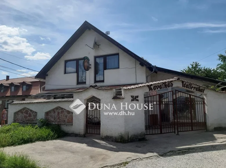 Commercial property 190 m² in Budakeszi, Hungary