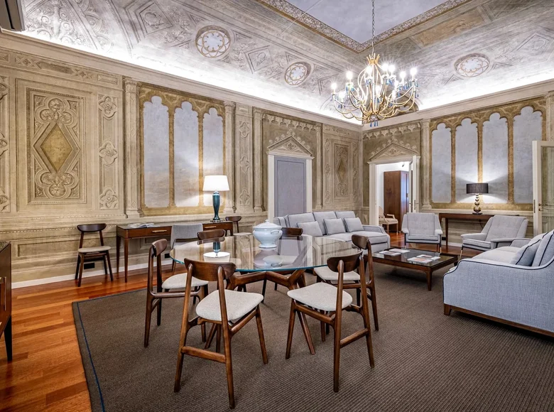 Квартира 2 спальни 210 м² Флоренция, Италия